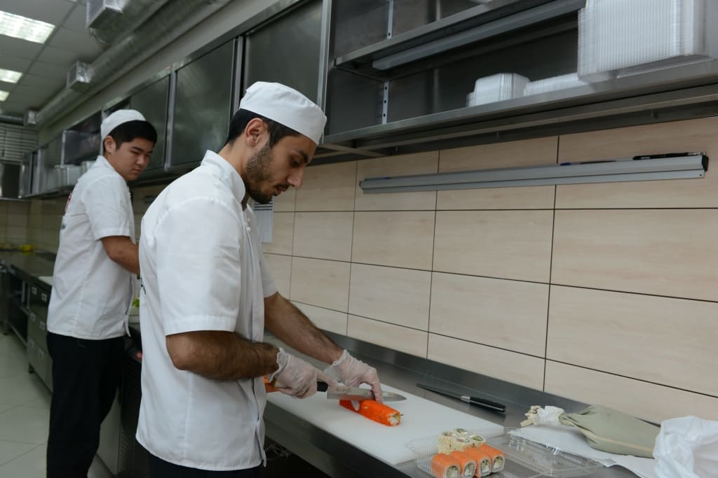 Команда «Sushitime» за работой